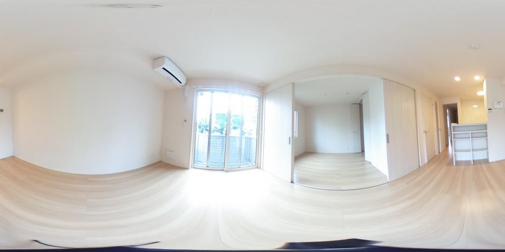 ���r���O