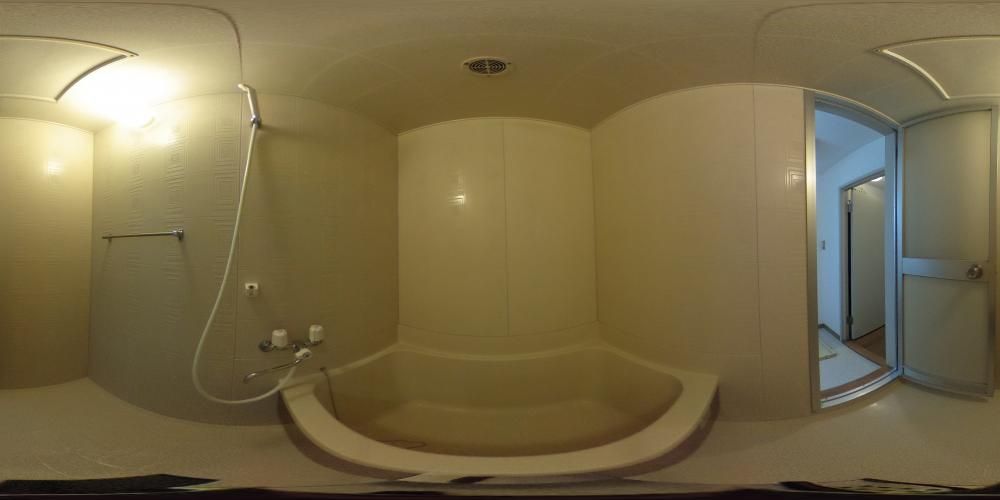 �o�X���[��